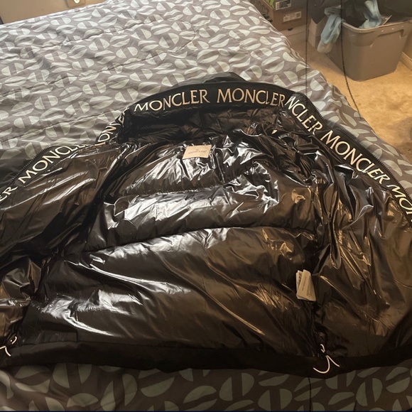 Moncler size3/Large - Picture 1 of 3